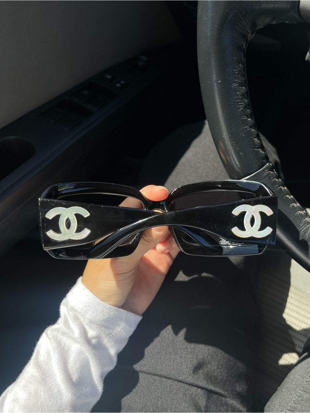 CHANEL mother of pearl sunglasses - Picture 5 of 7